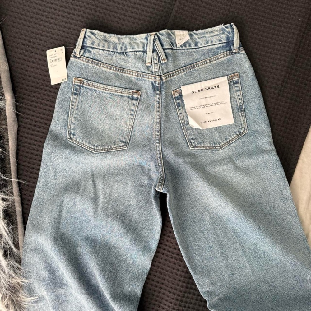 Good American Skate Jeans - Picture 4 of 10